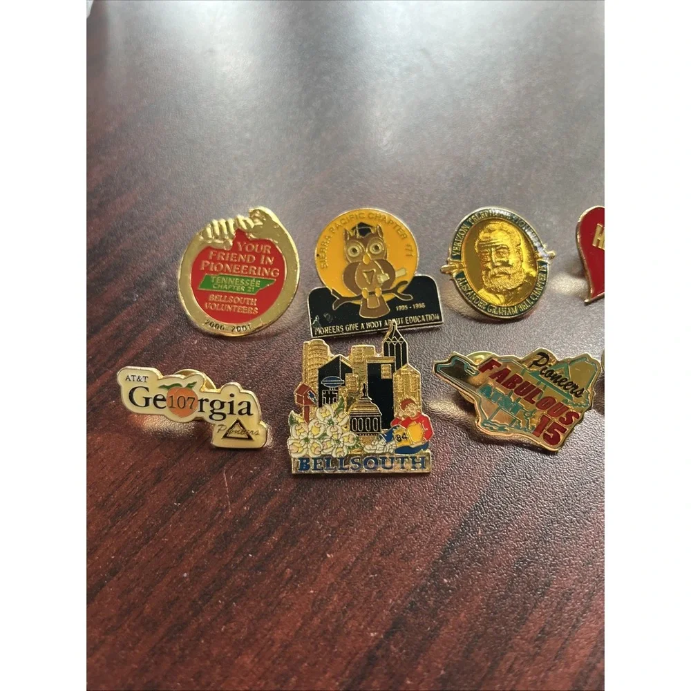 Lot Of 10 AT&T Pioneers BellSouth Telephone Company Lapel Hat Pins‎ Z2